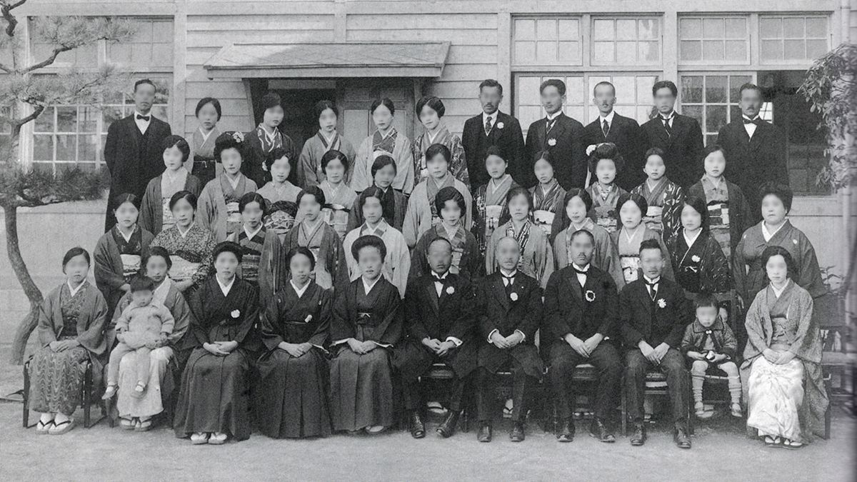 女子専門学校1周年記念写真　昭和4年（1929）