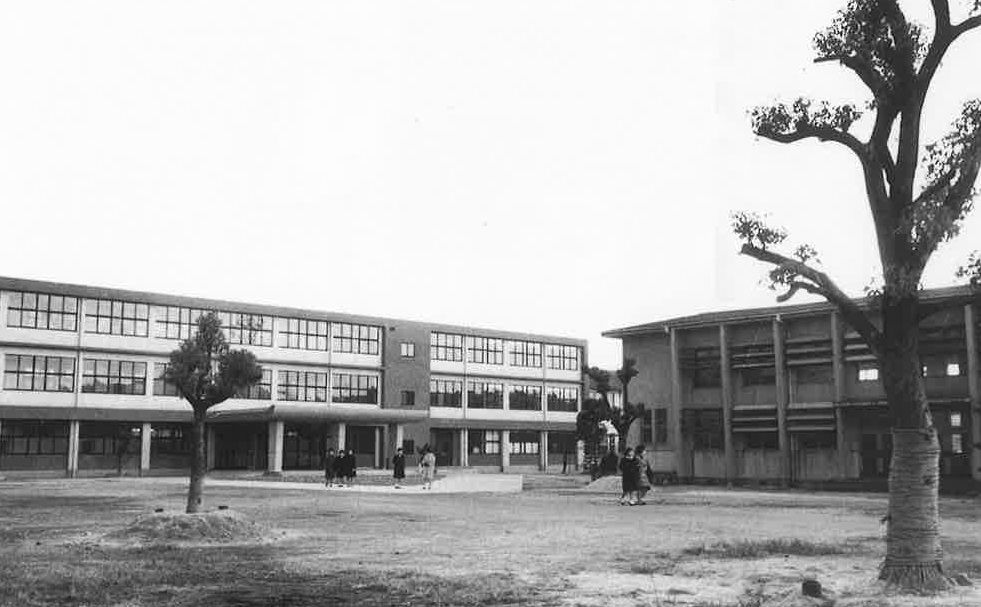校舎新築落成　第1棟　正門から　昭和38年（1963）
