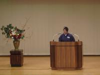 日本語スピーチコンテストにて本学留学生が発表している様子