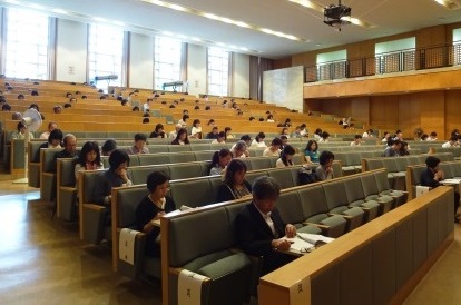 総会及び講演会の様子の写真02