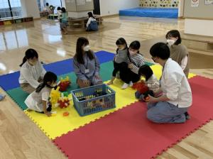 大学生がラフラフで活動している写真②