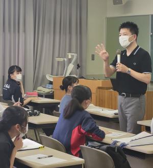 地域生活を支える作業療法の講義場面の写真です