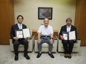 三原キャンパス長谷川先生と手島先生の表彰式