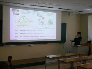 情報マネジメント専攻修士論文中間発表会2025写真2