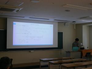 情報マネジメント専攻修士論文中間発表会2025写真8