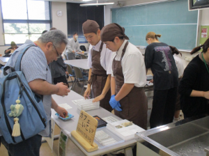カフェ・販売の様子