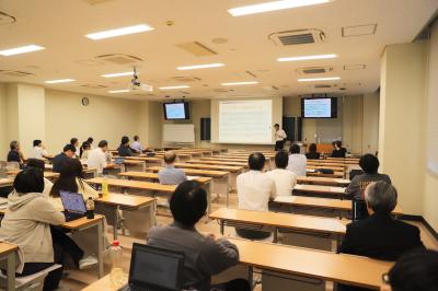 情報マネジメント専攻教員研究発表会2026写真1