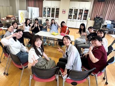 助産学専攻科の画像　ホームカミングで修了生と在学生の交流