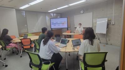 情報マネジメント専攻特別講義Ⅲ(３)写真1