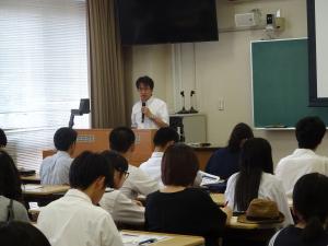 学科紹介・入試説明を行う小川学科長