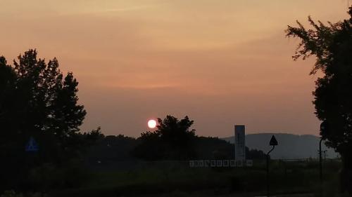 センターから見た夕陽