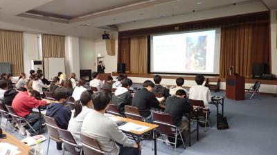 見学の様子02-02