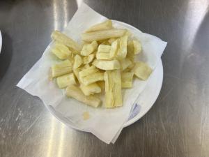 キャッサバ揚げ出来上がり