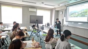 専攻長説明の様子