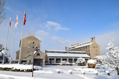 キャンパスの冬風景